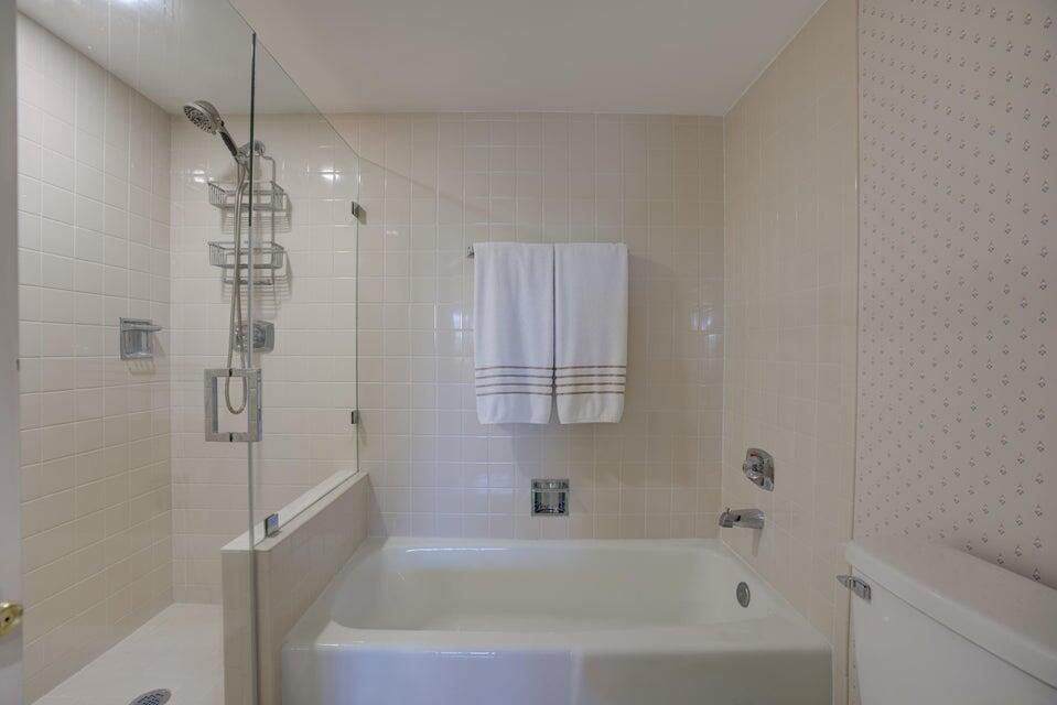 BAY COLONY CONDO - Residential Lease