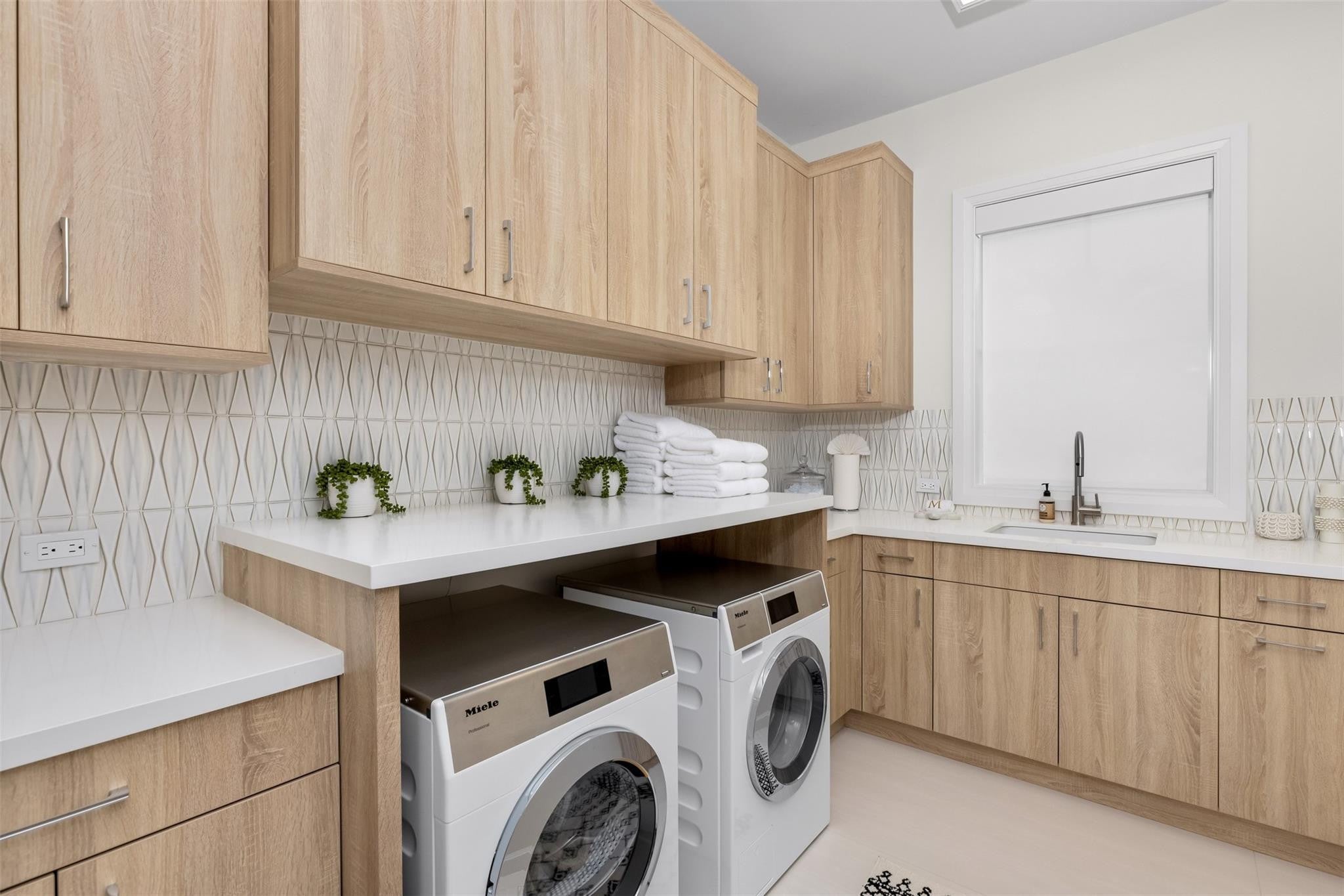 Nestled on one of Fort Lauderdales most desired streets, with only 17 – image 72