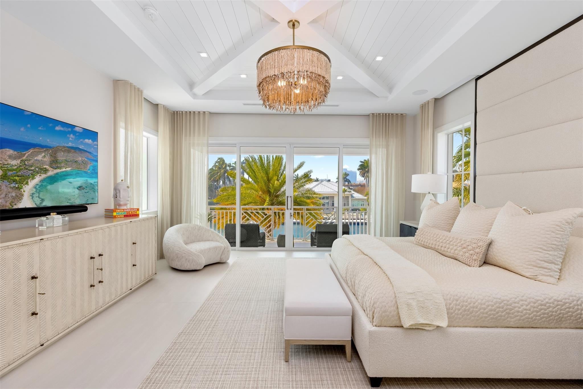 Nestled on one of Fort Lauderdales most desired streets, with only 17 – image 48