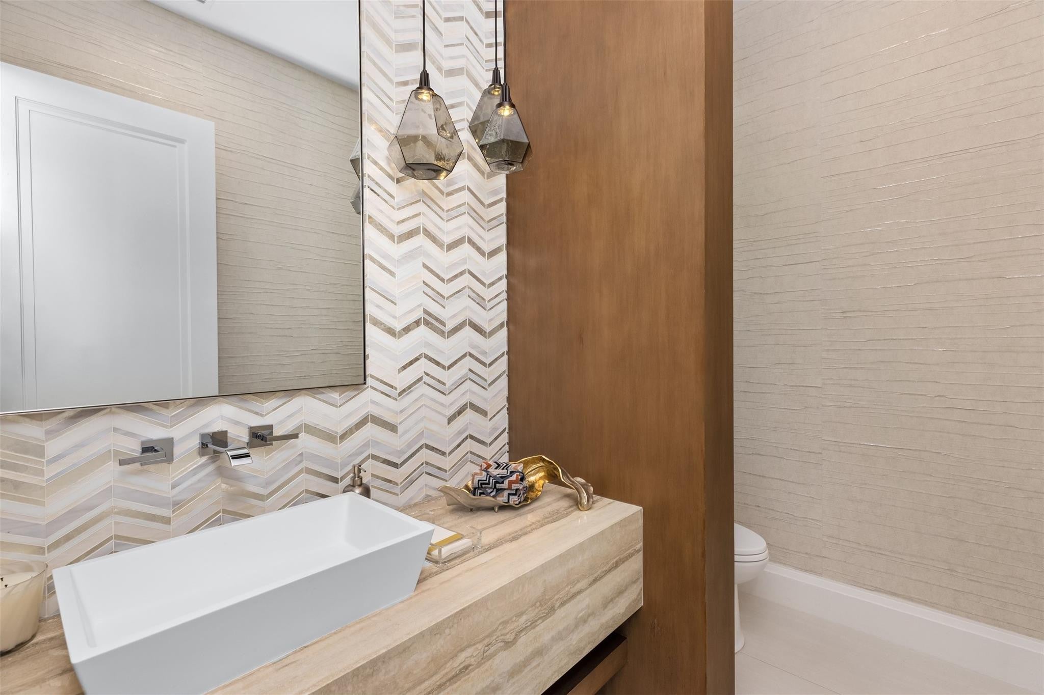 Nestled on one of Fort Lauderdales most desired streets, with only 17 – image 80