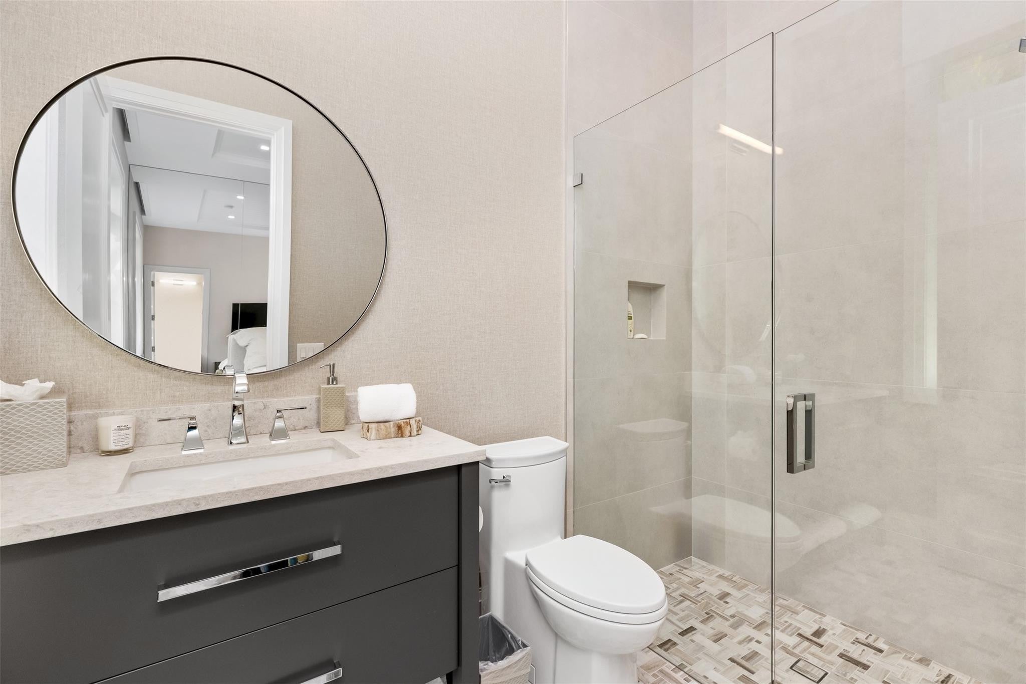 Nestled on one of Fort Lauderdales most desired streets, with only 17 – image 73