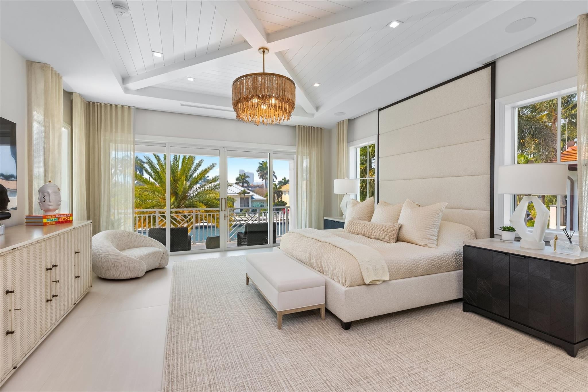 Nestled on one of Fort Lauderdales most desired streets, with only 17 – image 47