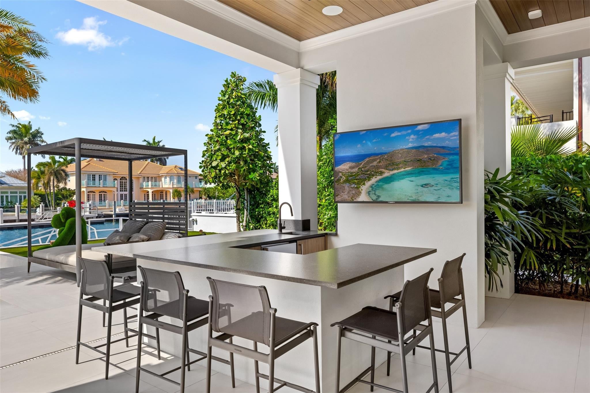 Nestled on one of Fort Lauderdales most desired streets, with only 17 – image 30