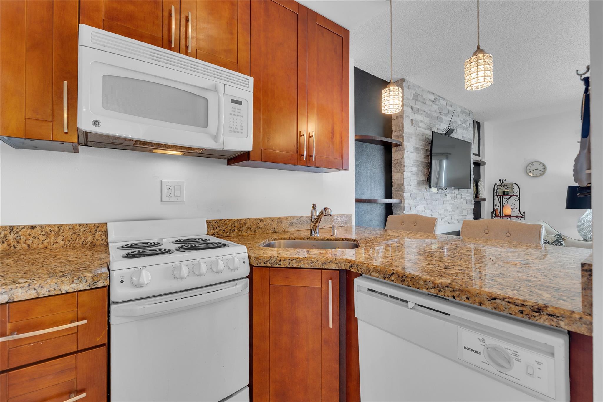 Lauderdale Tower - Residential Lease