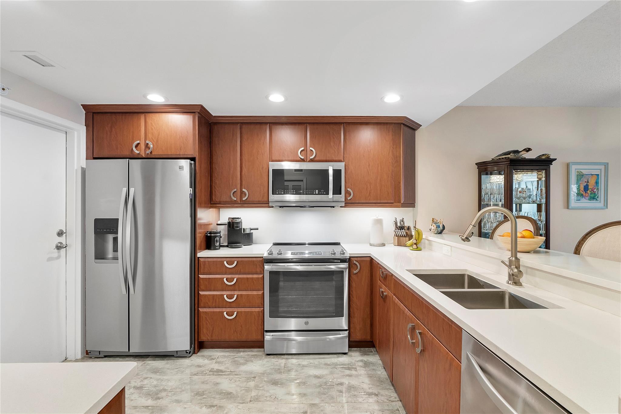 1500 S Ocean Blvd 207