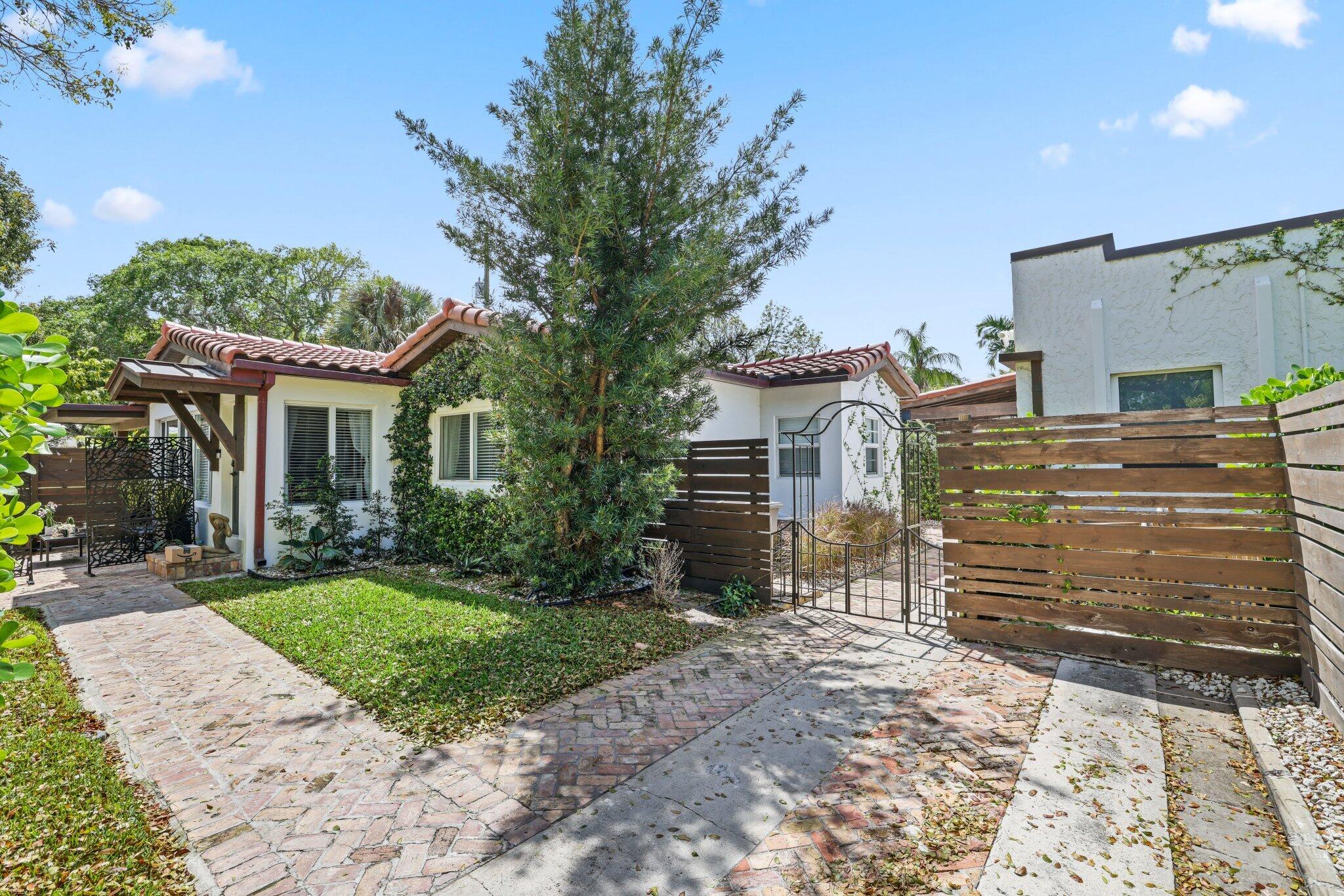 FLAMINGO PARK - Residential