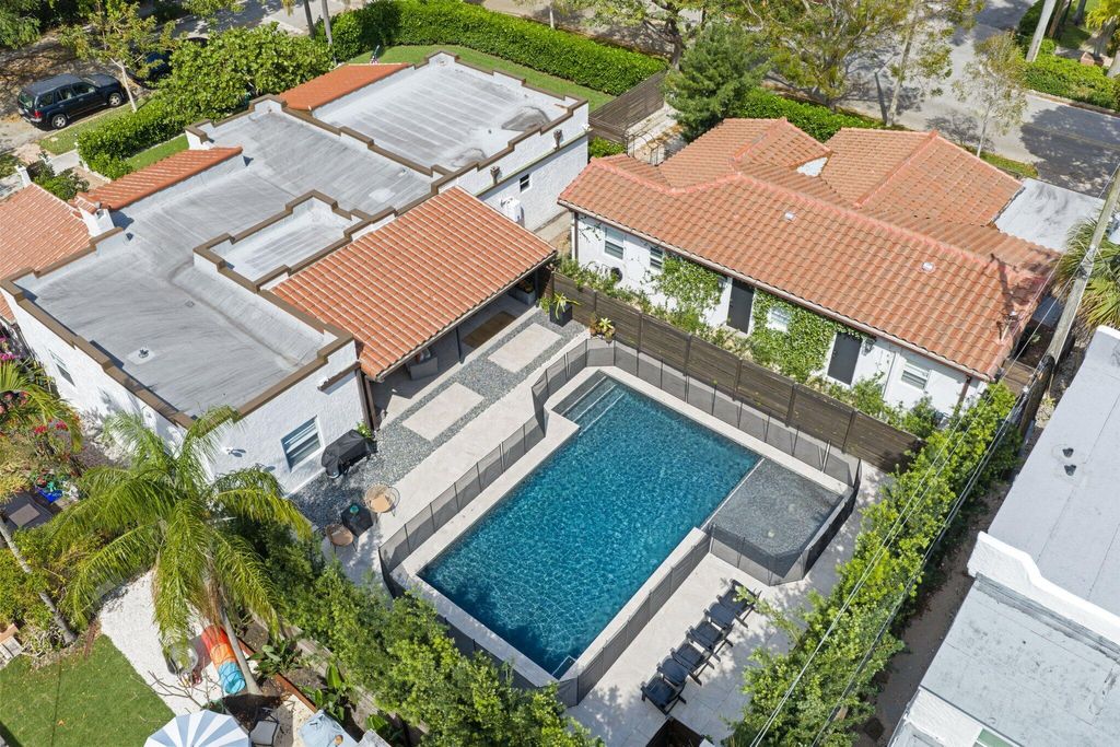 Photo of 706 Sunset Road, West Palm Beach, FL 33401 (MLS # B26011056)