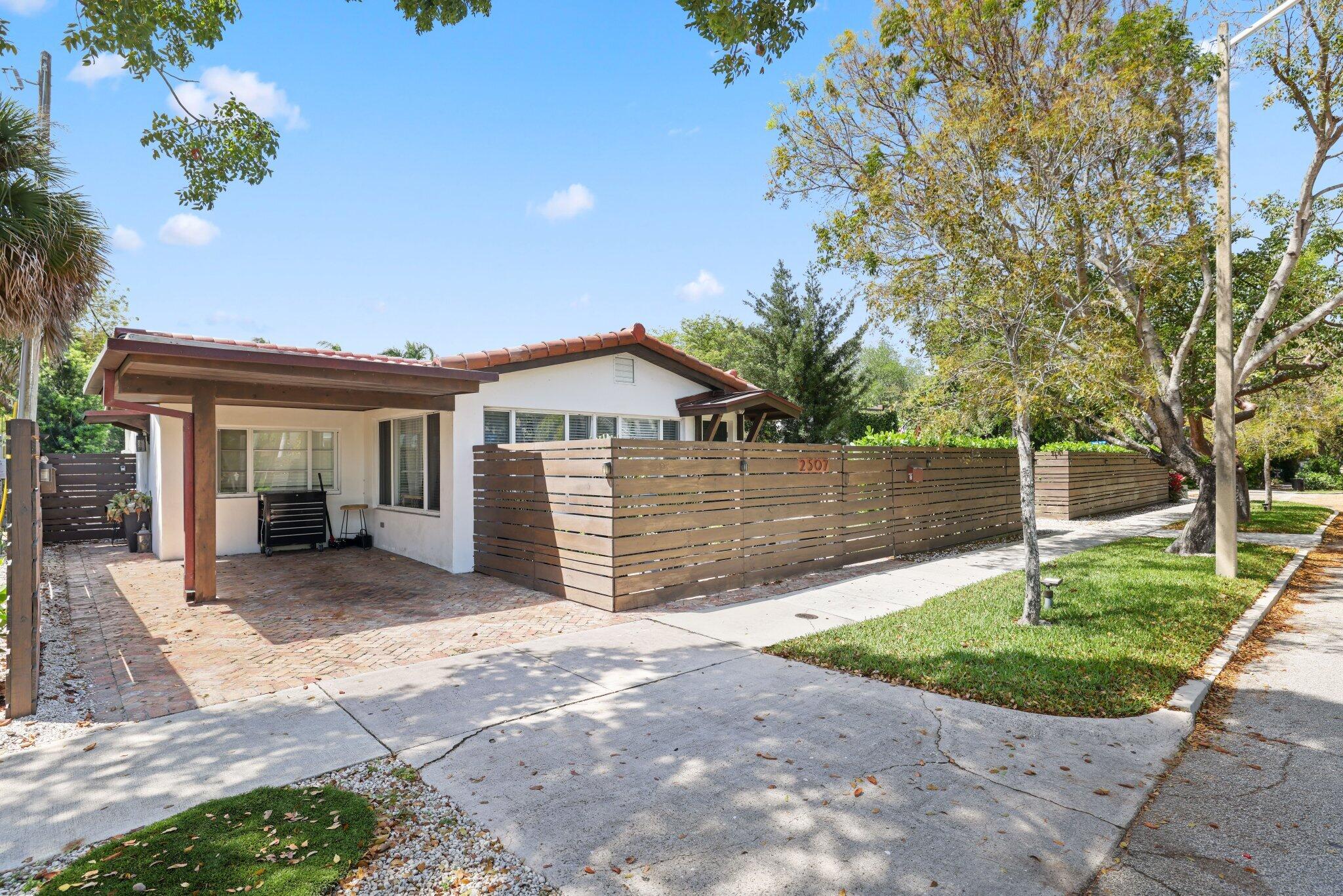 FLAMINGO PARK - Residential