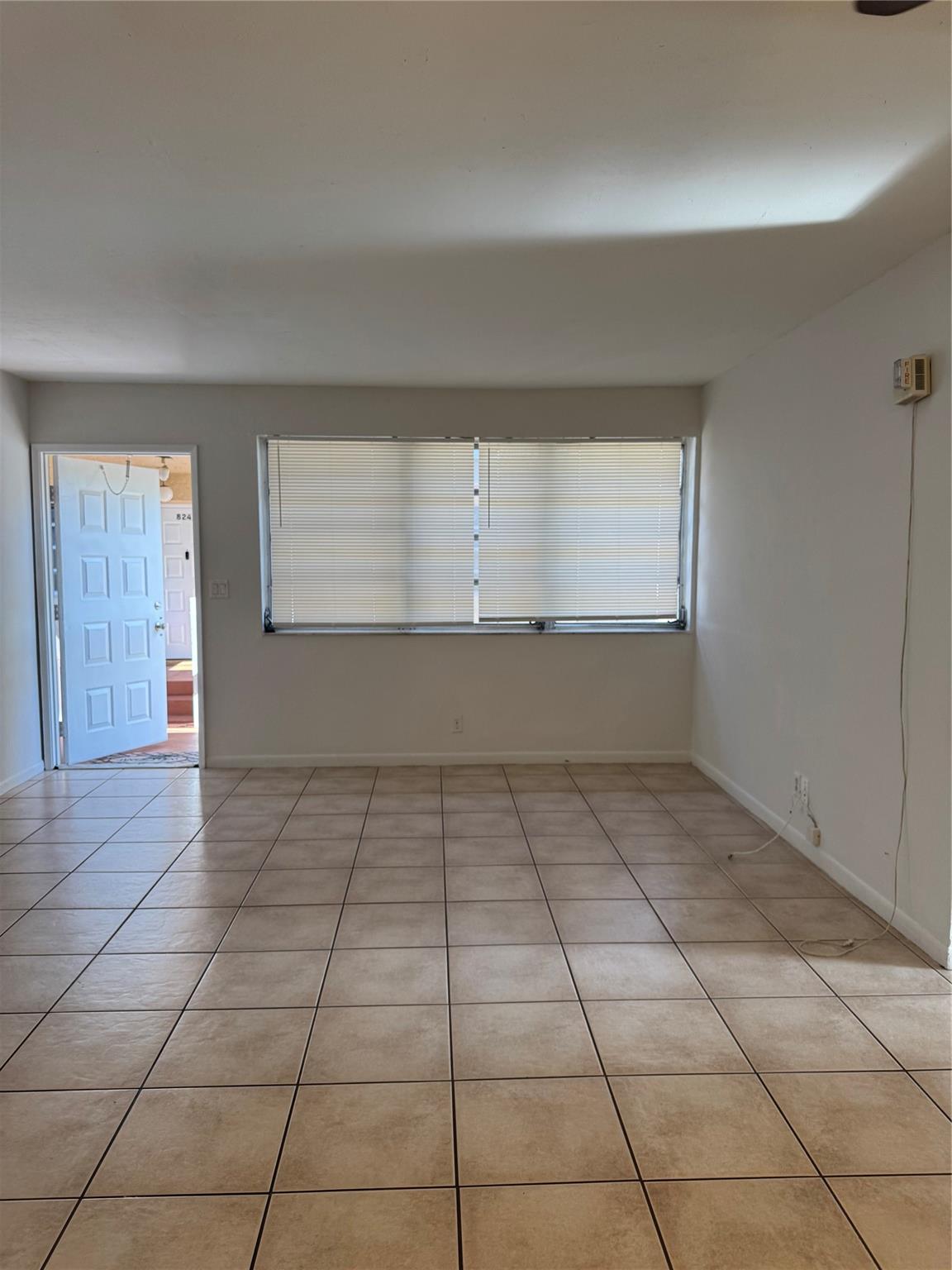 REALLY CLEAN ALL TILE CONDO WITH WASHER/DRYER IN UNIT, BLINDS, READY TO GO!!! LOCATED CLOSE TO MAJOR HIGHWAYS, SHOPPING AND MORE. OWNER ANXIOUS, MAKE AN OFFER, WILL DO FIRST AND SECURITY WITH DECENT CREDIT.