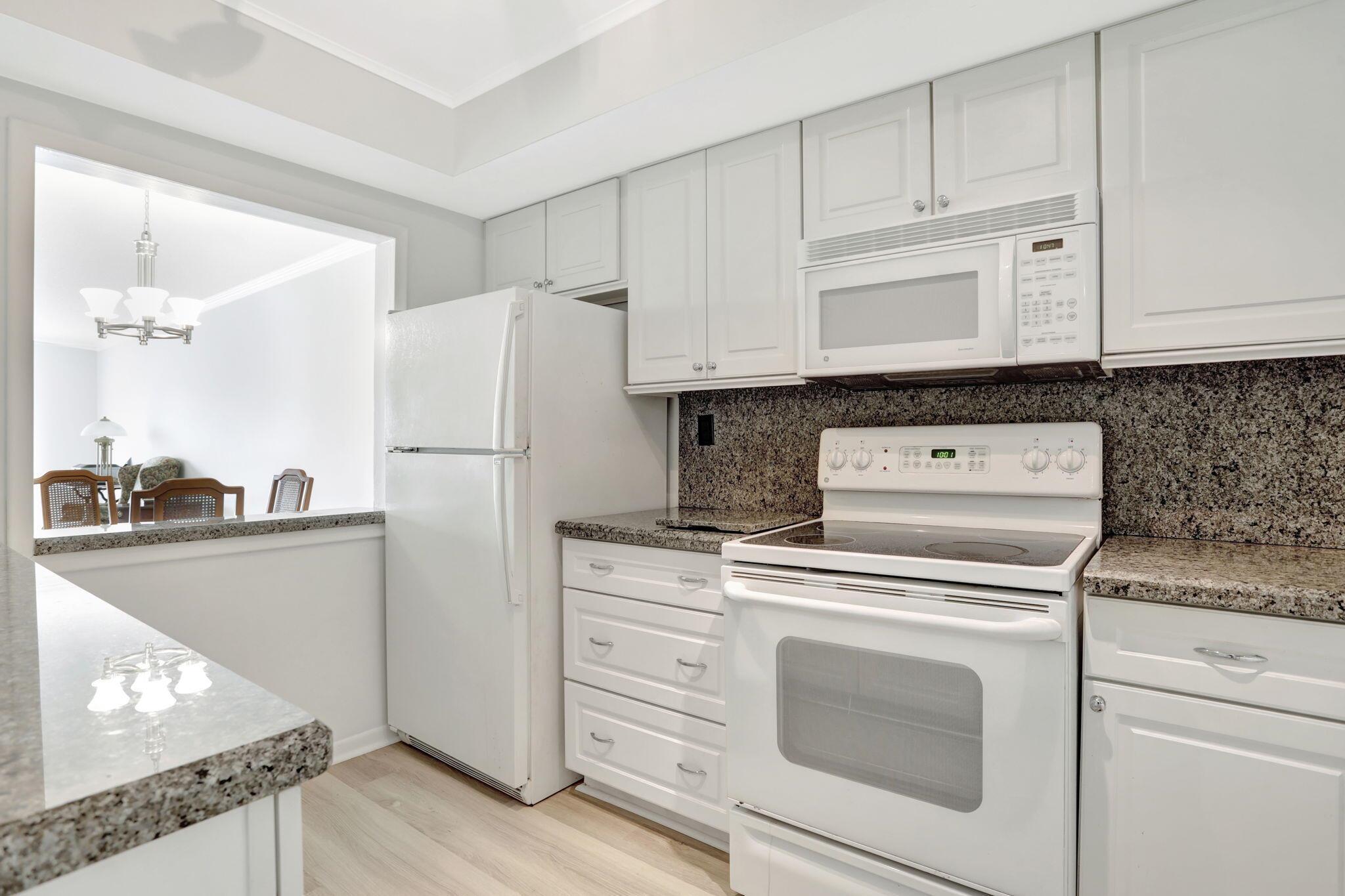 1332 Bayview Drive 303