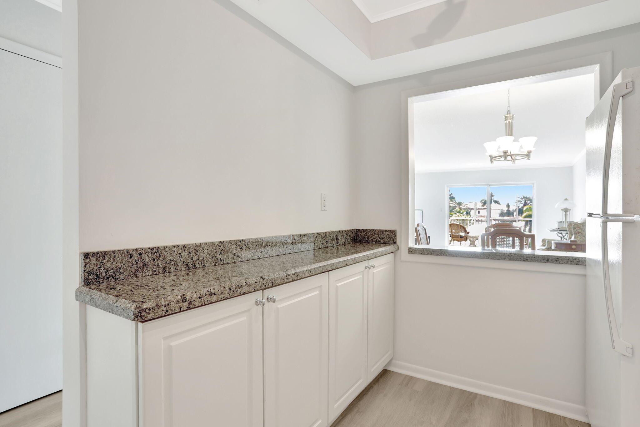 1332 Bayview Drive 303