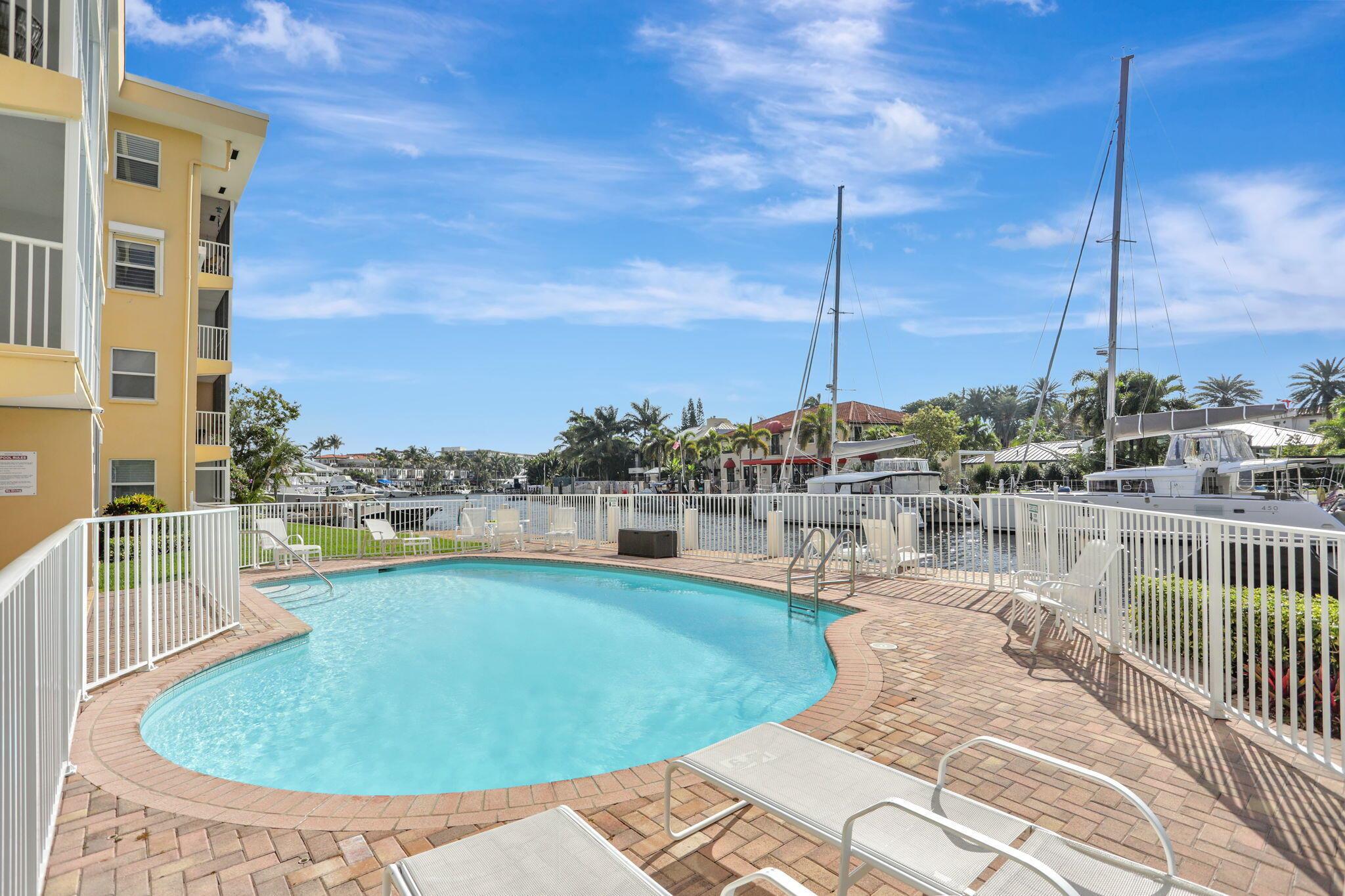 HAWTHORNE BAY CONDO - Residential