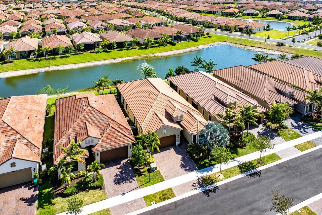 PARKLAND ROYALE - Residential