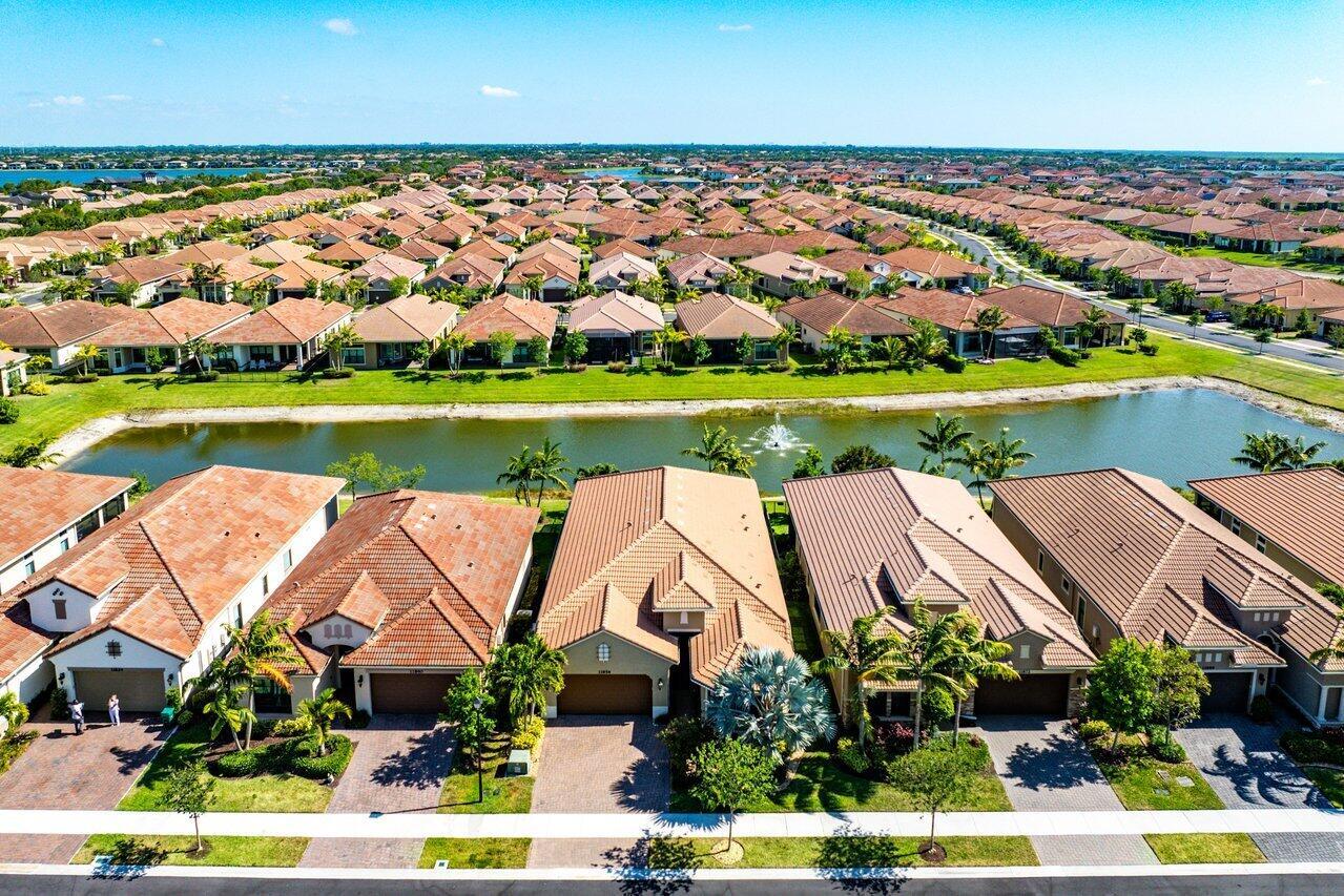 PARKLAND ROYALE - Residential