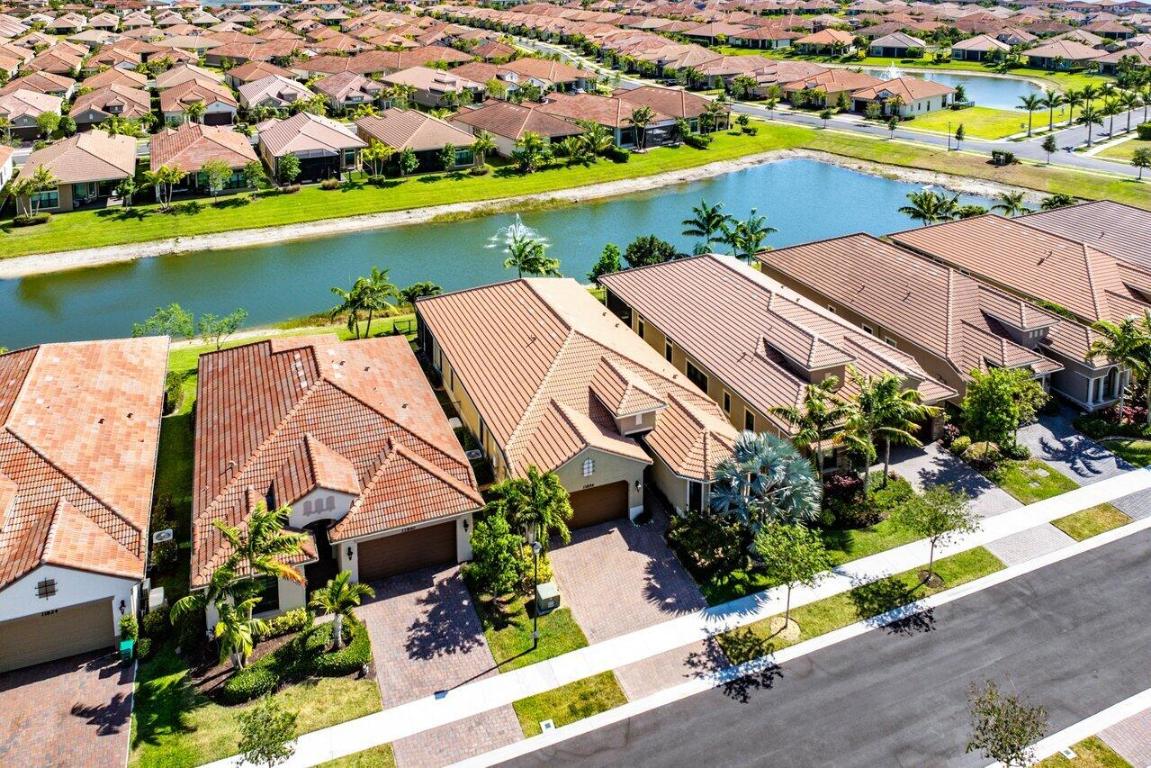 PARKLAND ROYALE - Residential