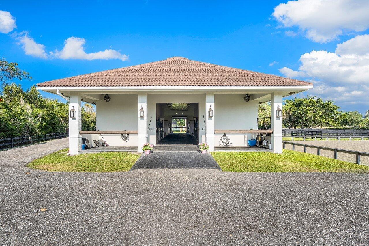 View photos, virtual tours, details... 1382 Clydesdale Avenue