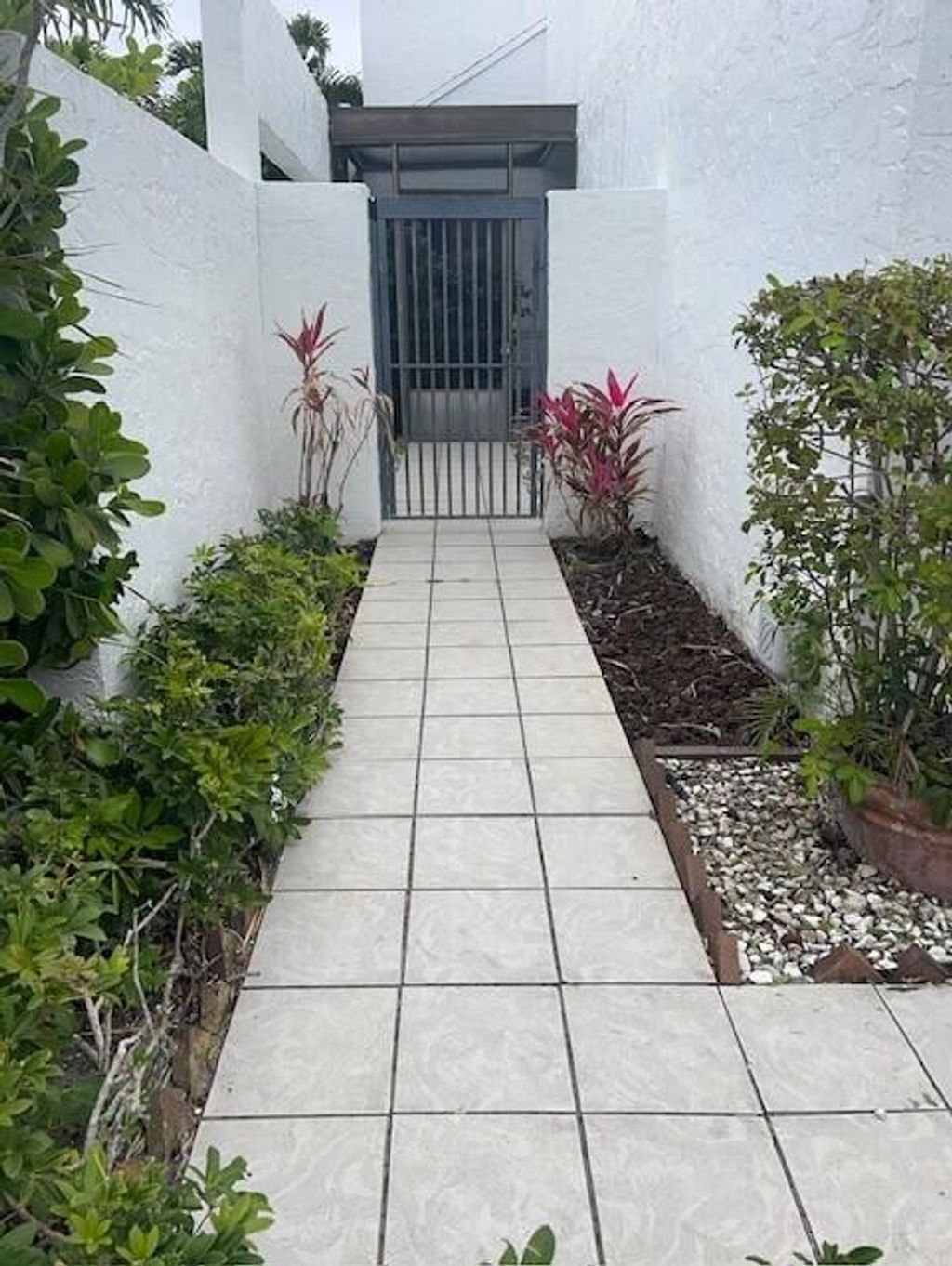 Photo of 845 NW 21st Way NW, Delray Beach, FL 33445 (MLS # R11068314)