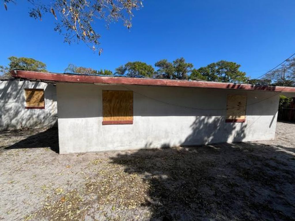 Photo of 1620 SE Apache Avenue, Stuart, FL 34994 (MLS # R11163922)