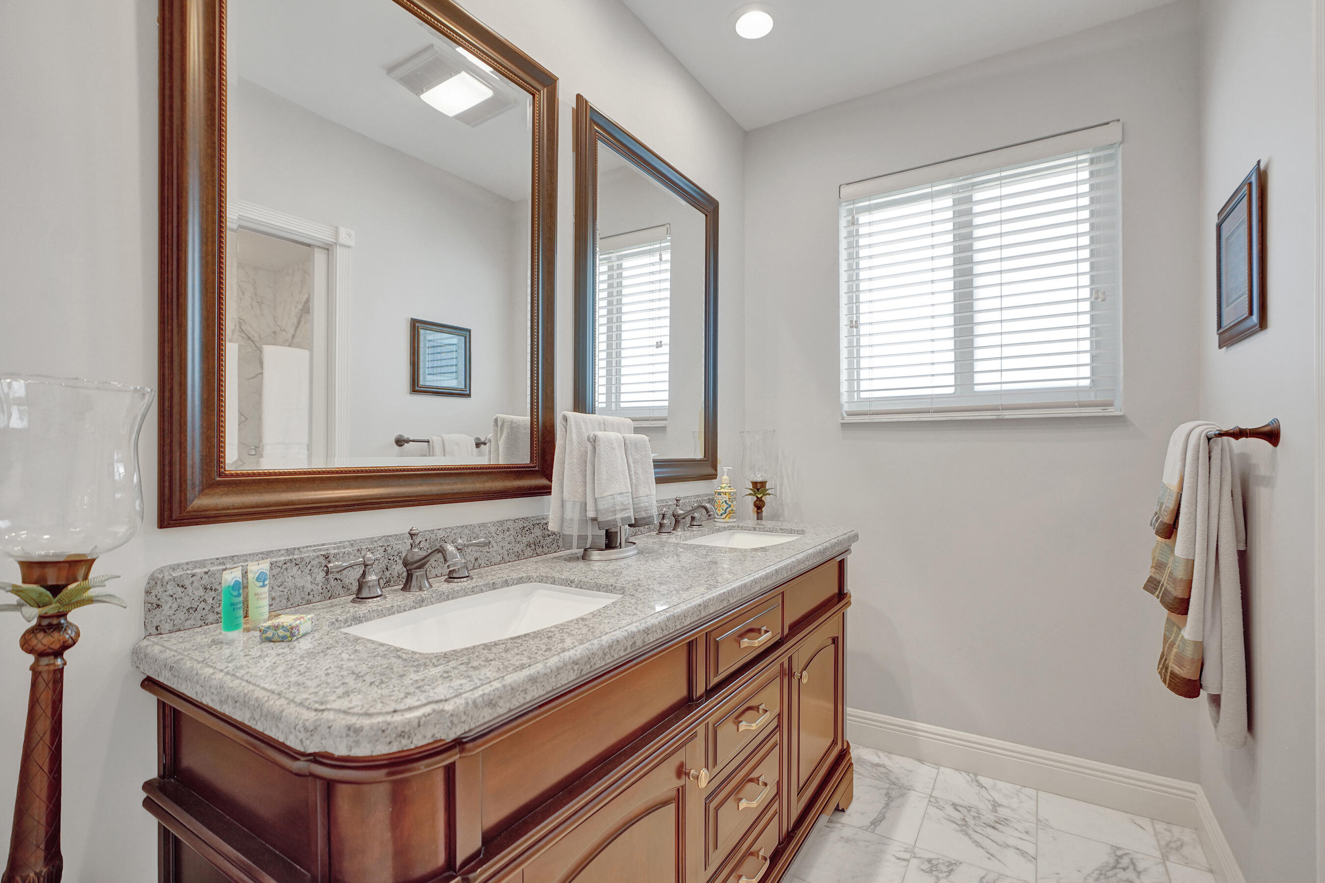 LANDINGS FIRST SEC - Residential