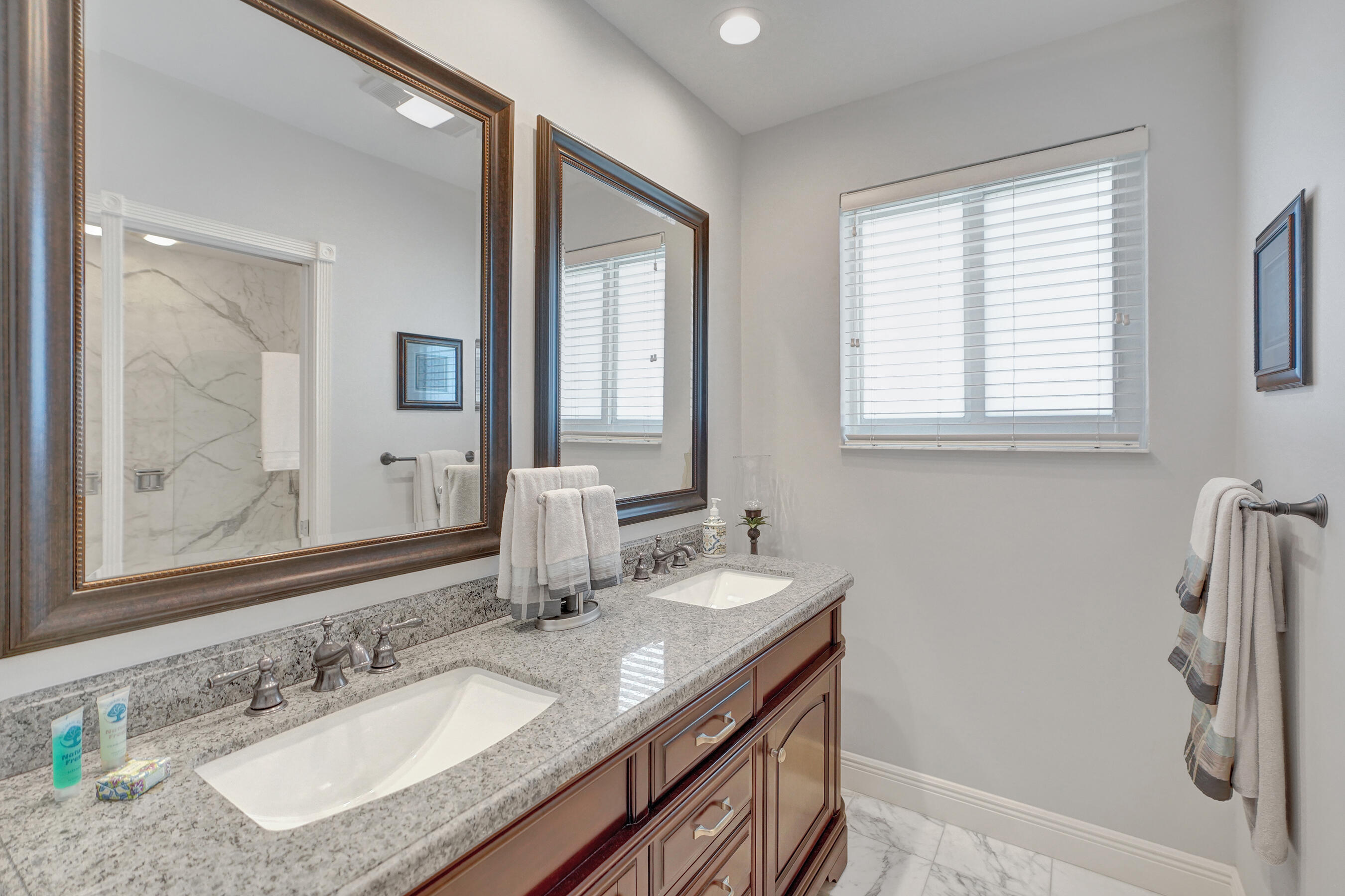 LANDINGS FIRST SEC - Residential