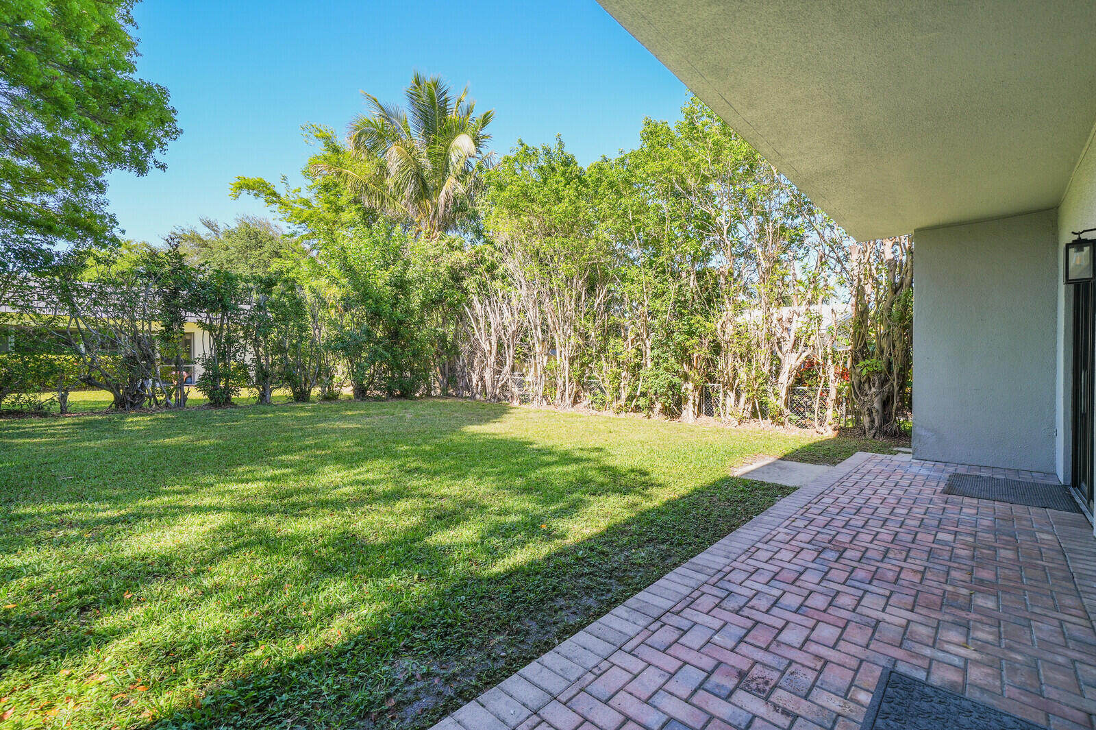 DELRAY MNR - Residential Income