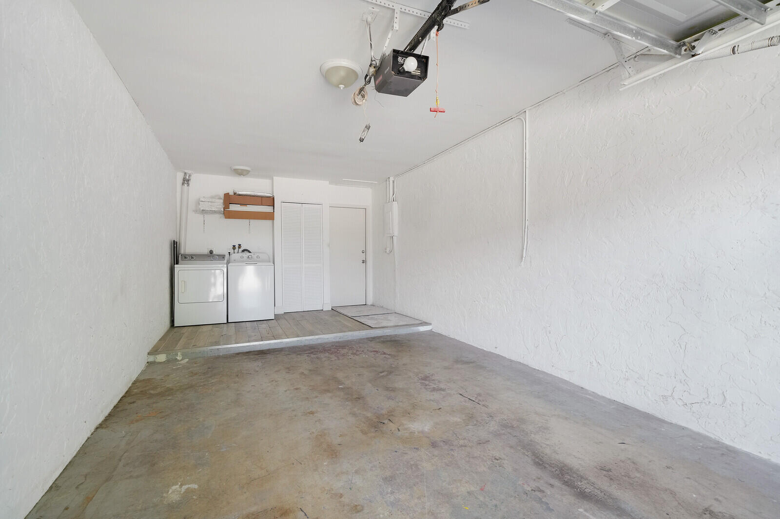 DELRAY MNR - Residential Income