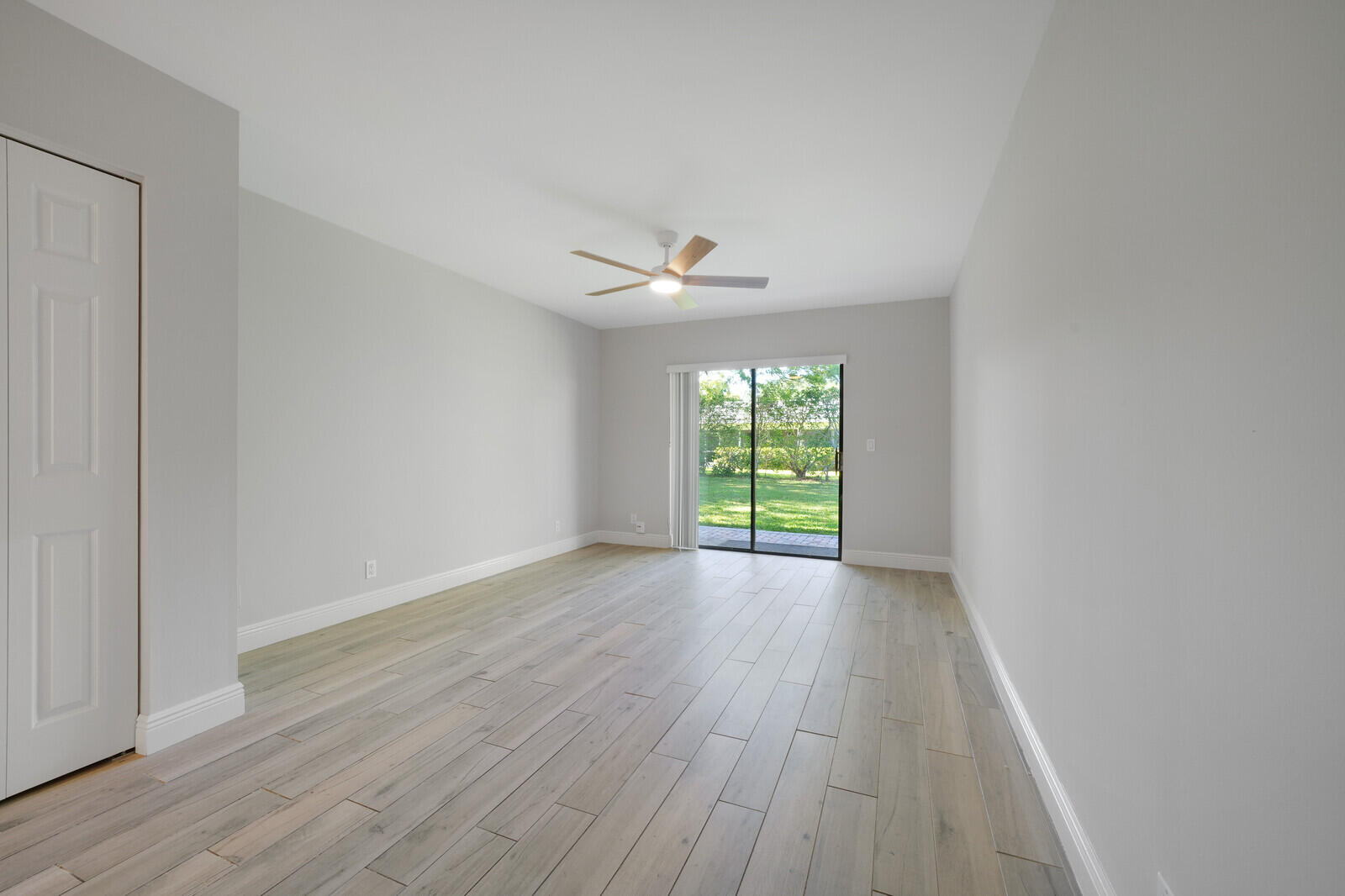DELRAY MNR - Residential Income