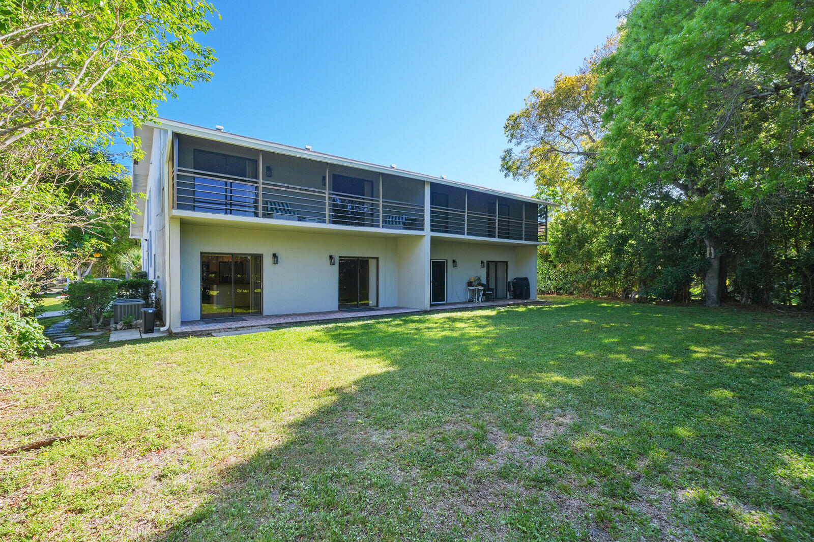 DELRAY MNR - Residential Income
