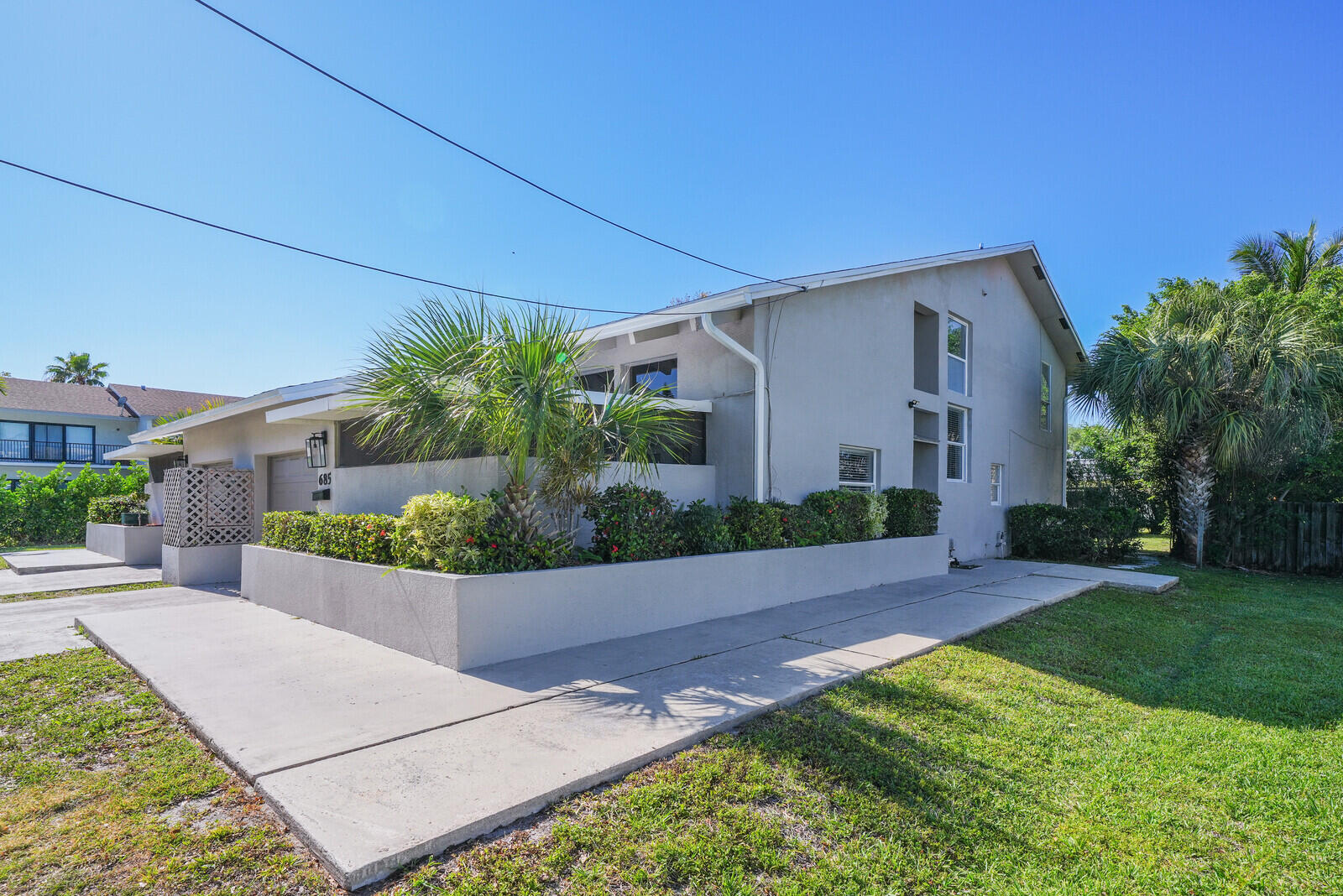 DELRAY MNR - Residential Income