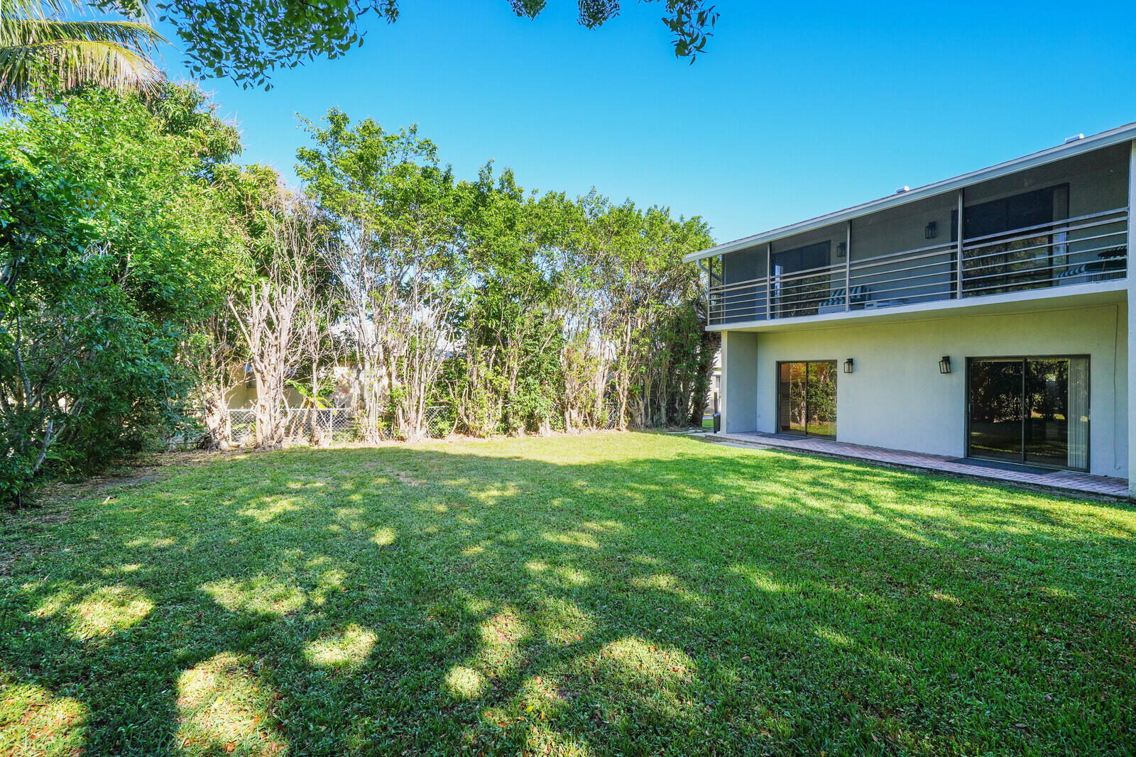DELRAY MNR - Residential Income