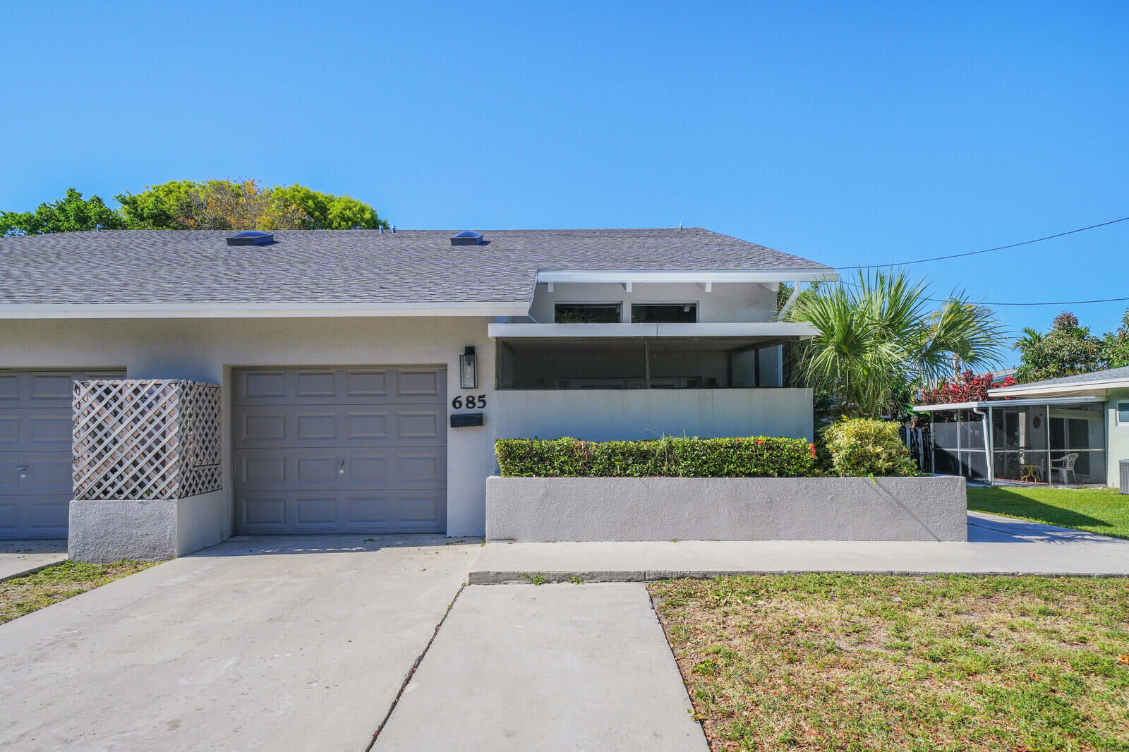 DELRAY MNR - Residential Income