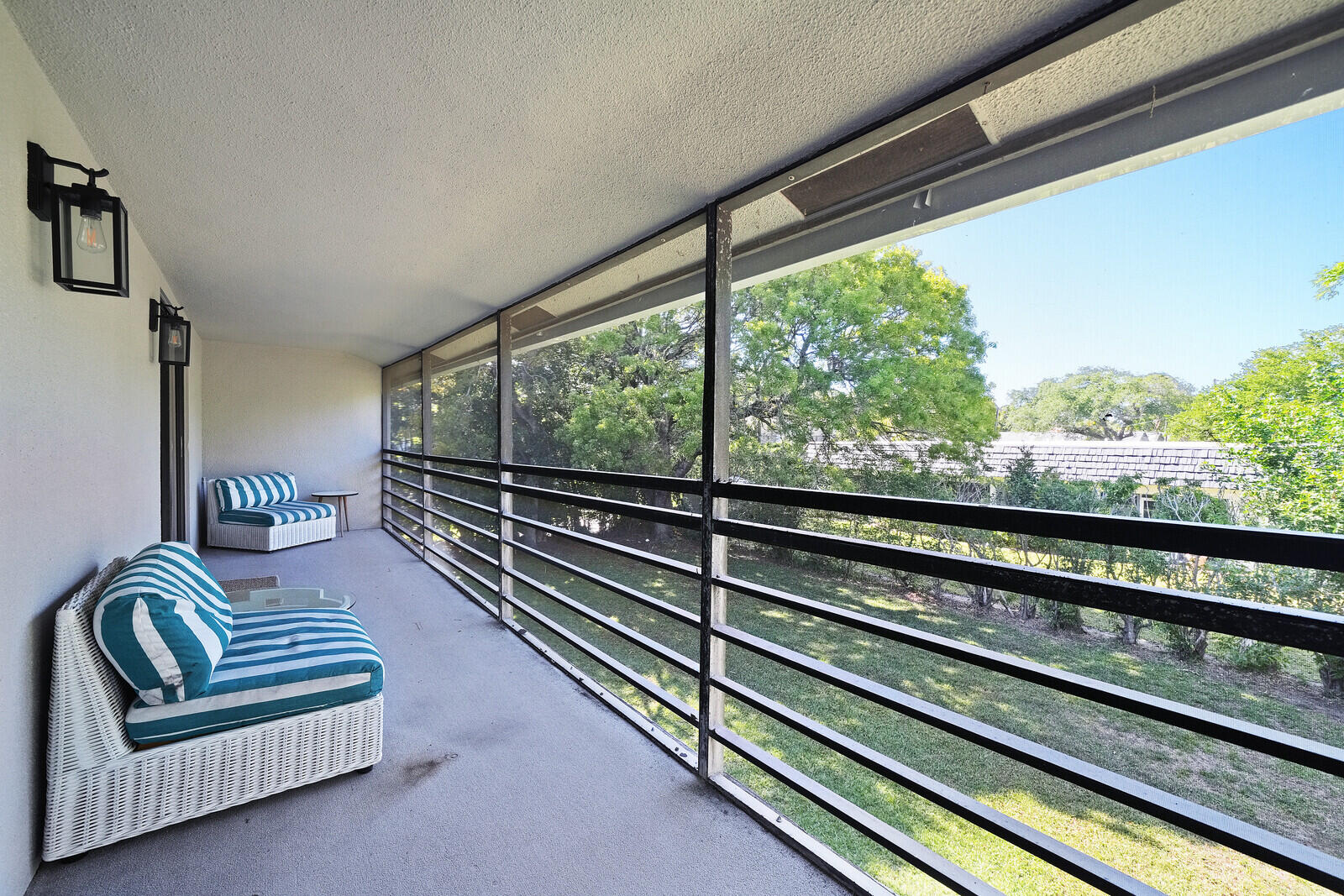 DELRAY MNR - Residential Income