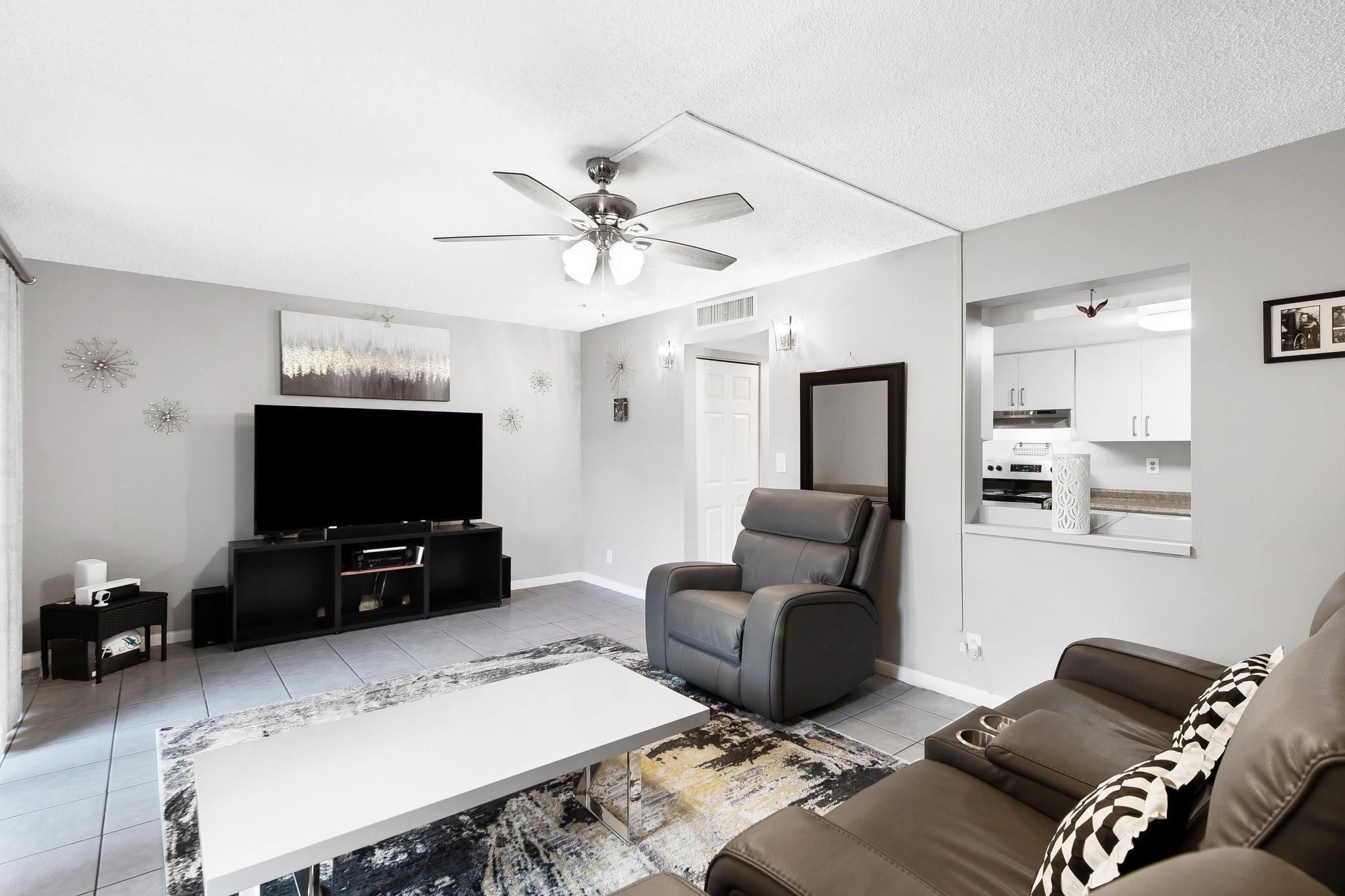 3220 N Pine Island Rd 508