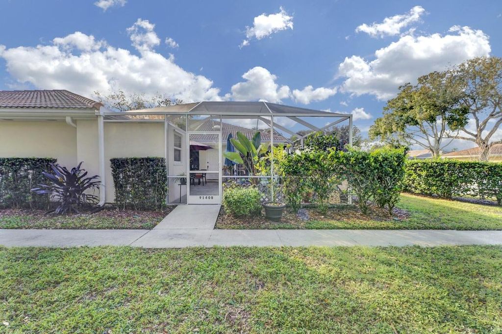 Photo of 9140 Sun Terrace Circle #B, Palm Beach Gardens, FL 33403 (MLS # R10948428)