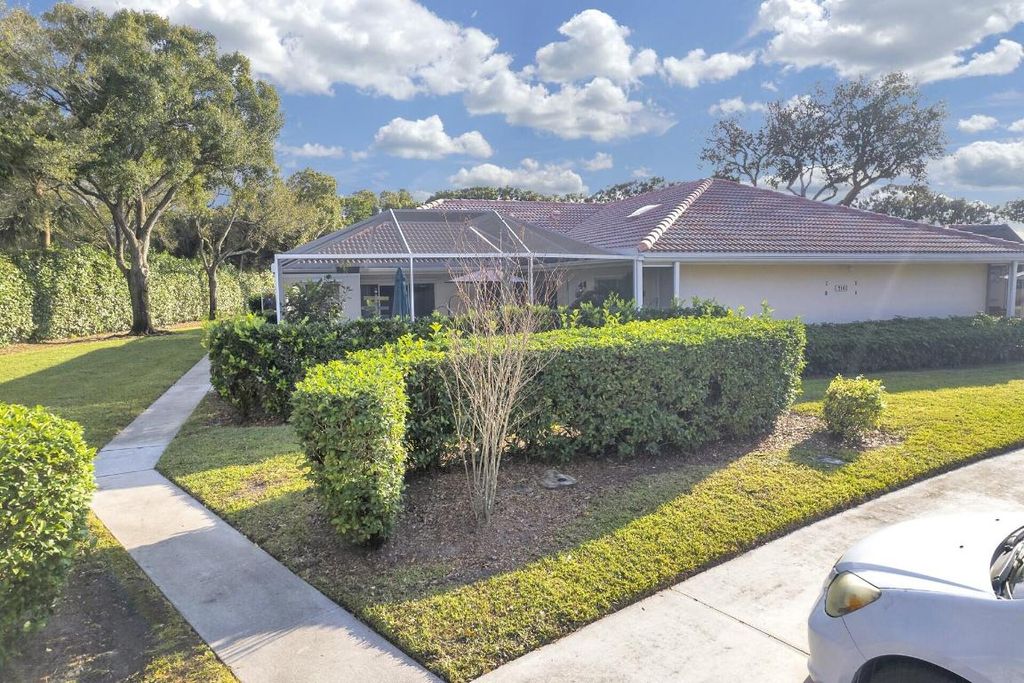 Photo of 9140 Sun Terrace Circle #B, Palm Beach Gardens, FL 33403 (MLS # R10948428)