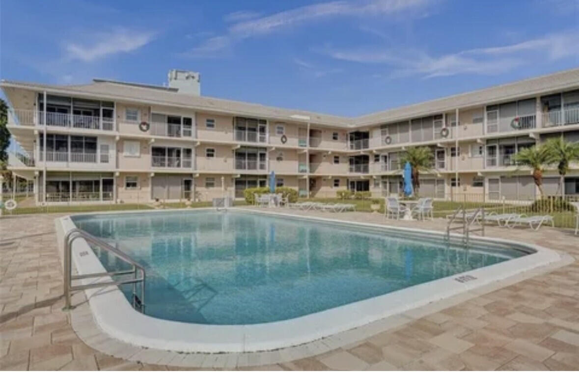 PENTHOUSE CONDO - Residential