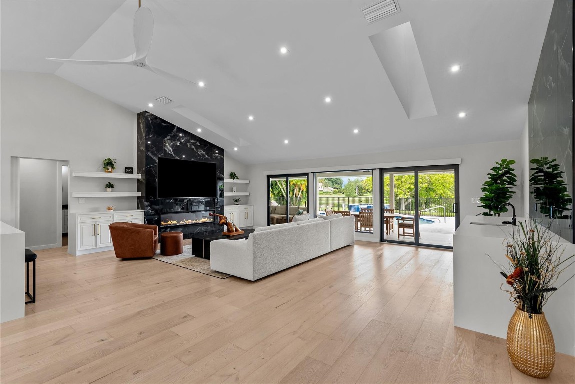 STONEWAL ESTATES - Residential