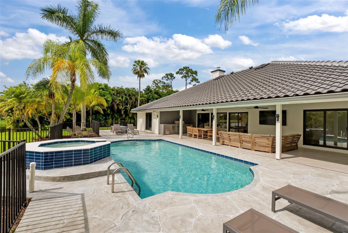 STONEWAL ESTATES - Residential