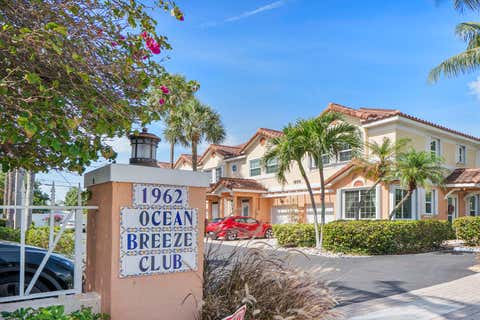 Tiny photo for 1950 Ne 7th St #105, Deerfield Beach, FL 33441 (MLS # B26028967)