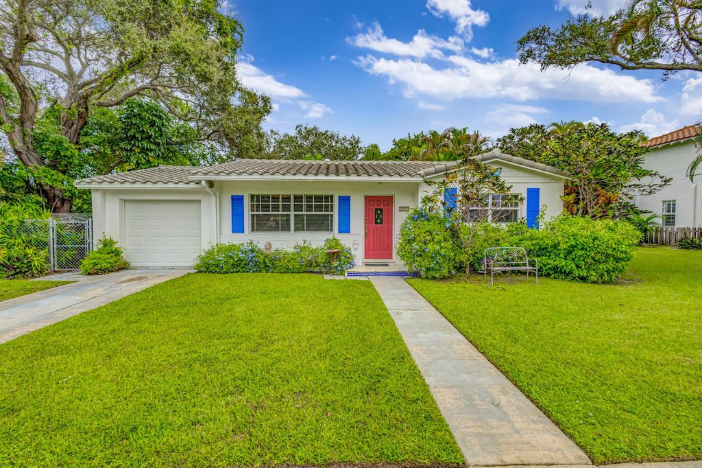 Photo of 217 Park Avenue, Lake Park, FL 33403 (MLS # R10927100)
