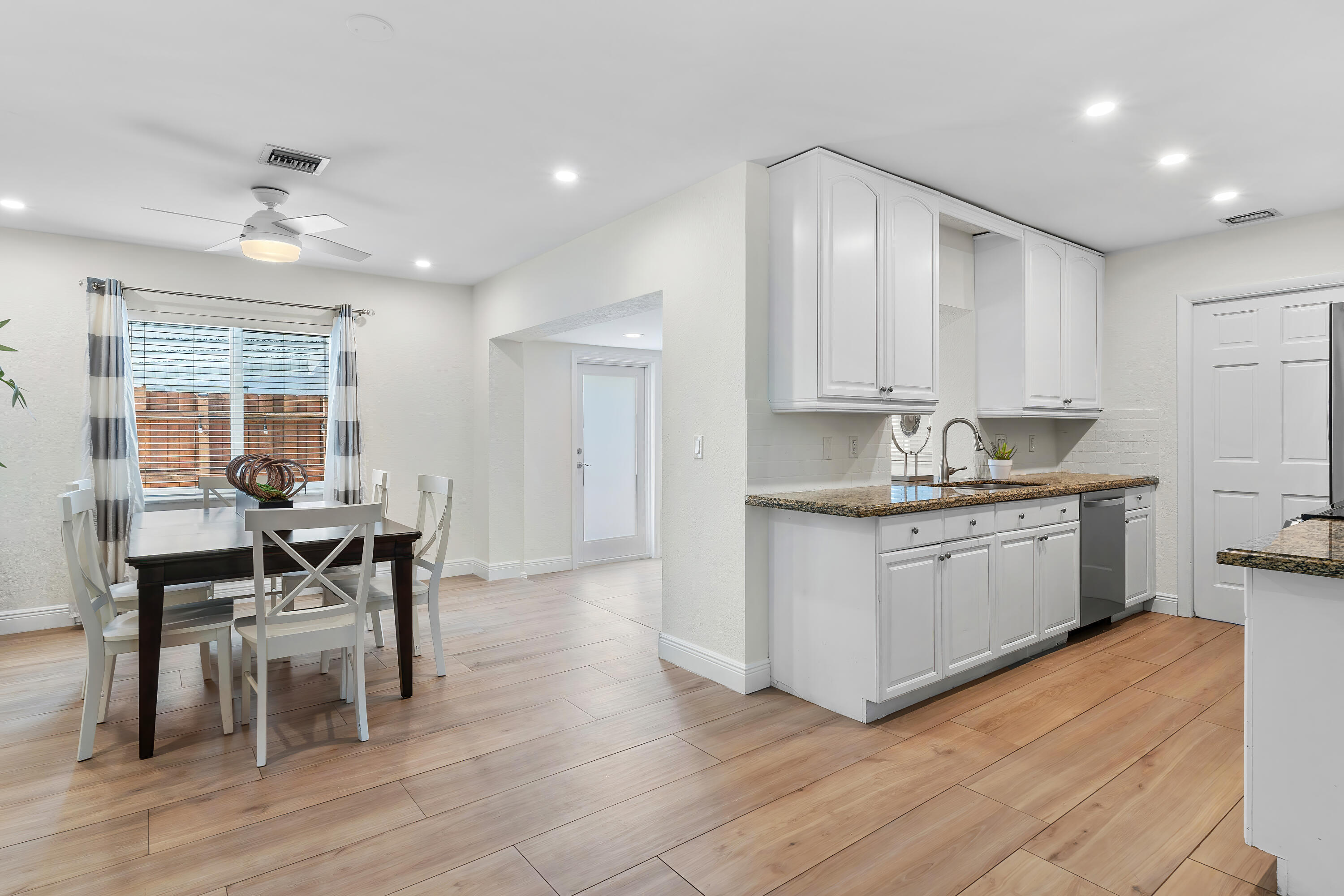 TROPIC PALMS 1 - Residential Lease