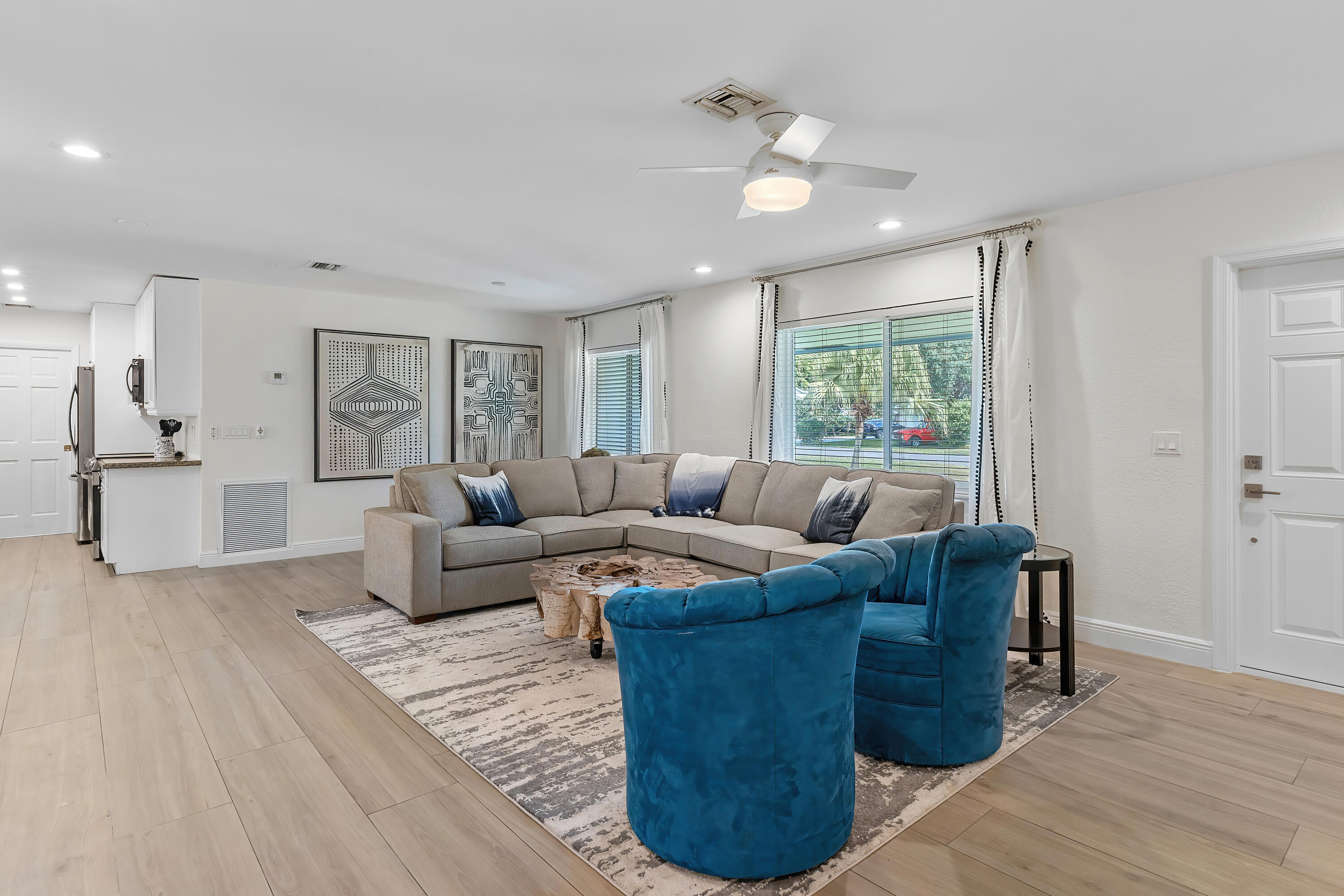 TROPIC PALMS 1 - Residential Lease