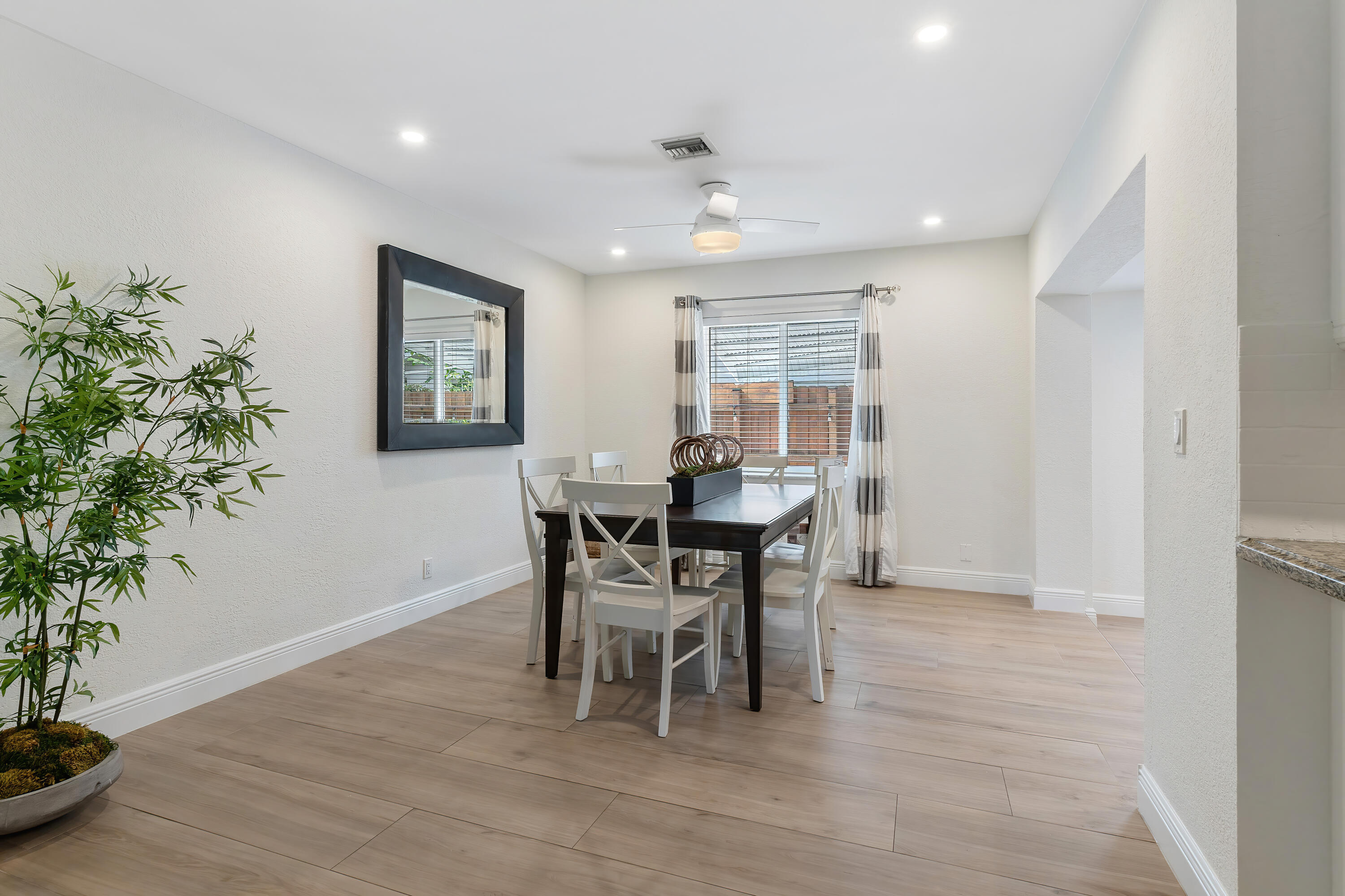 TROPIC PALMS 1 - Residential Lease