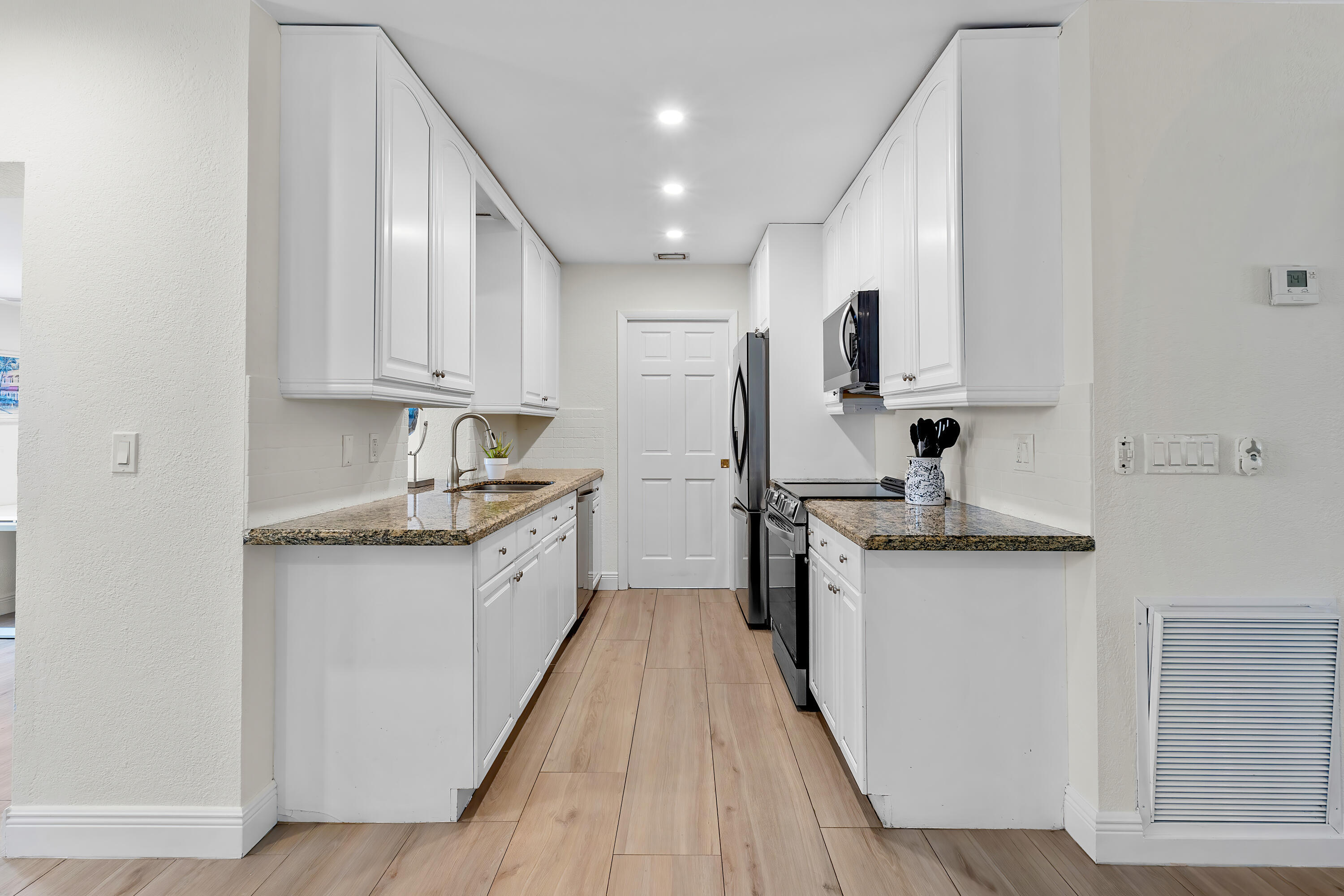 TROPIC PALMS 1 - Residential Lease