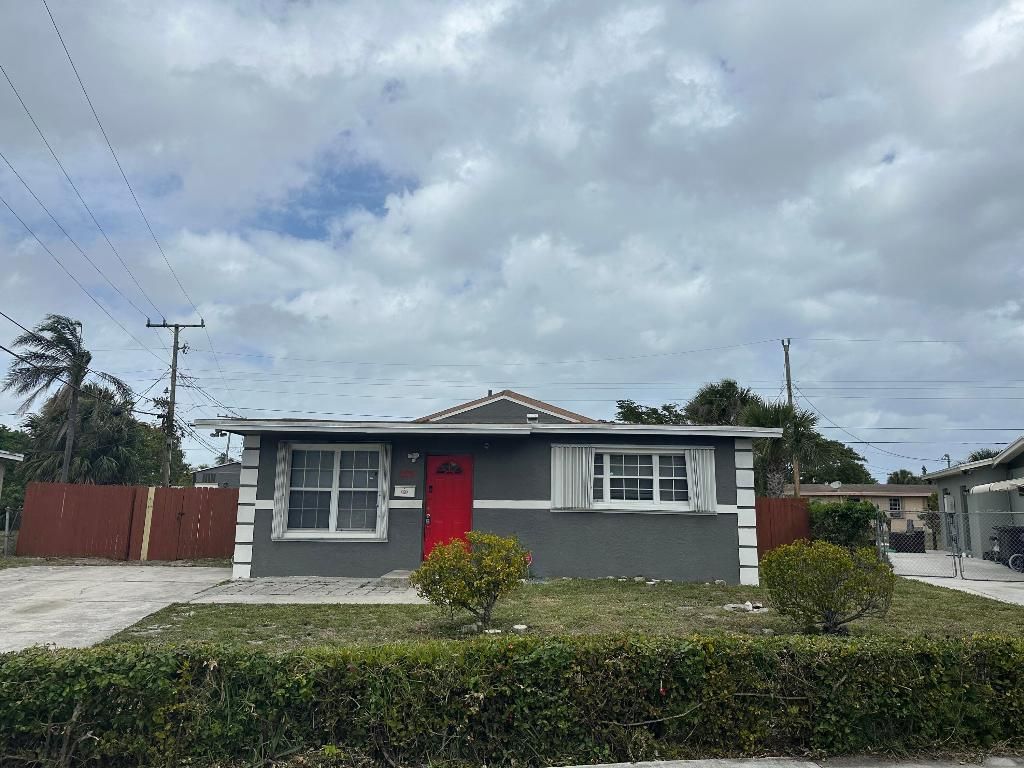 Photo of 1333 10th Street, West Palm Beach, FL 33401 (MLS # R11152243)