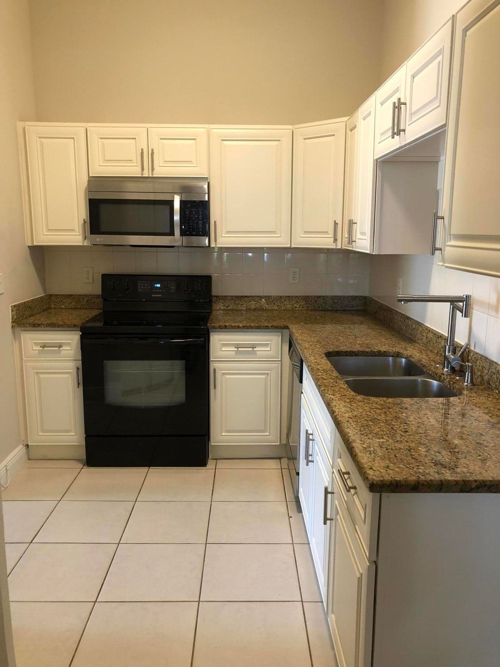 Photo of 2500 Venetian Court #36, Boynton Beach, FL 33426 (MLS # R11141628)