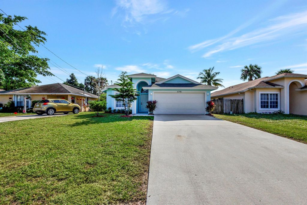 Photo of 6746 3rd Street, Jupiter, FL 33458 (MLS # R10945903)