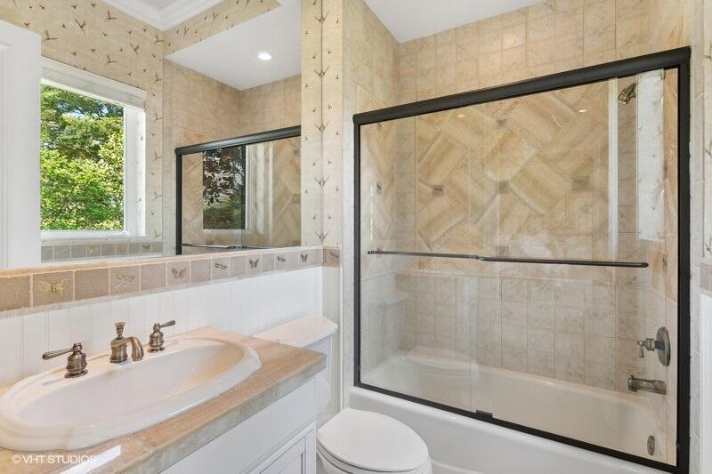 IBIS-EAGLE'S ISLE - Residential