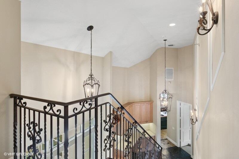 IBIS-EAGLE'S ISLE - Residential