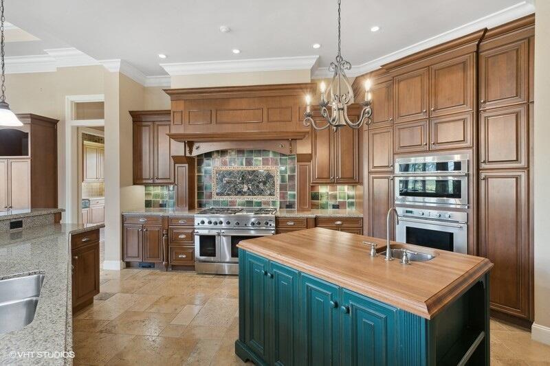 IBIS-EAGLE'S ISLE - Residential